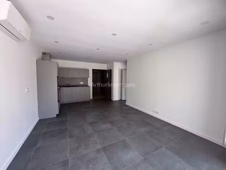 location appartement 2 pièces 44 m2 à ajaccio