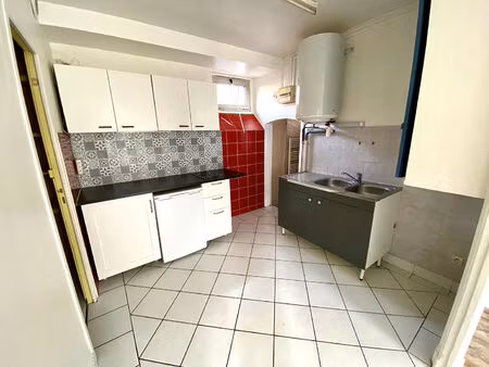 clermont-ferrand / t2 exposé sud donnant sur arrière cour calme