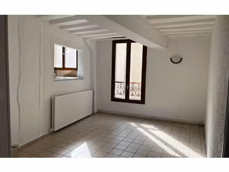 location appartement  m² t-3 à la ferté-sous-jouarre  700 €