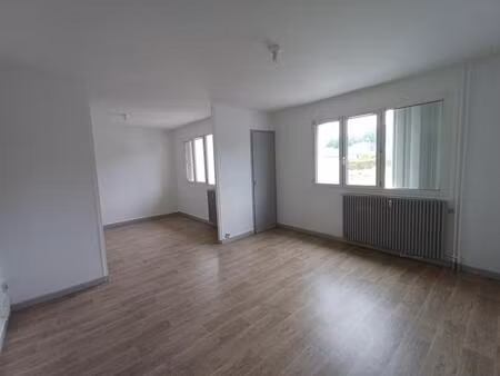 5 pieces a port sur saone