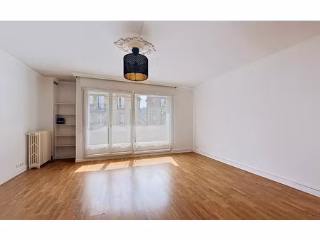 location appartement  m² t-2 à suresnes  1 350 €