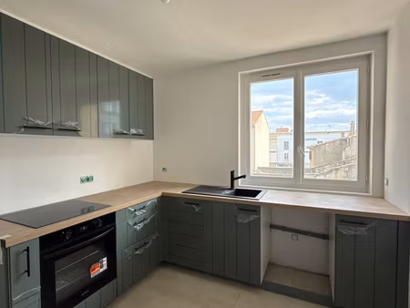 t3 rénové de 73 m2 avec balcon + garage hypercentre valenc