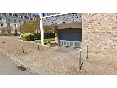 a rennes - anatole france - parking couvert dans résidence sécurisée