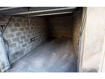 location stationnement  15 m² t- à romans-sur-isère  60 €