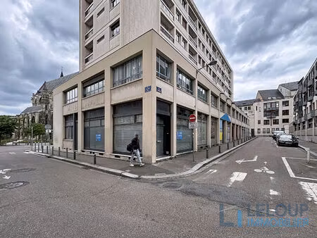 local commercial de 55m² - proche place de la pucelle