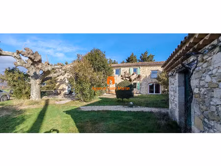 maison - 6 pièces de 215 m2 avec piscine et garage