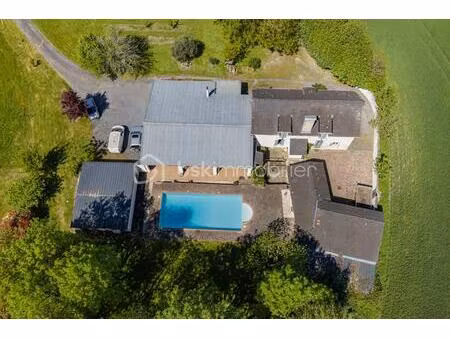 domaine de 284 m² à artiguelouve
