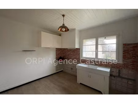 location maison  m² t-3 à saïx  615 €