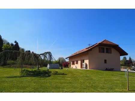 location maison  m² t-5 à scientrier  2 450 €