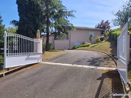 villa 4 pièces 120 m²