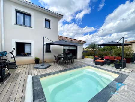 villa t4 avec garage et piscine