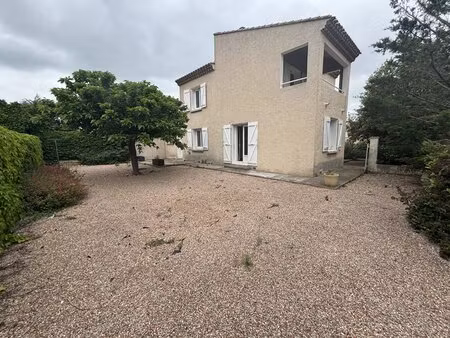 villa t5 r+1 avec garage et jardin