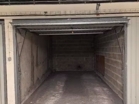 garage dans résidence sécurisée - 3 rue du pré perché rennes / colombier