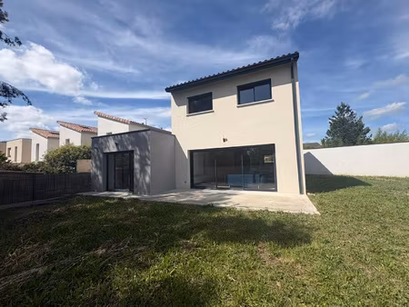 maison récente t5 de 123m2 à bruguières sur un terrain de 43
