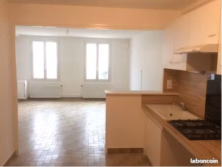 charmant f3 lumineux avec cave & débarras à châtellerault