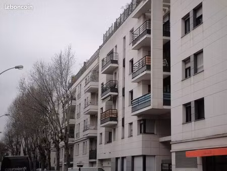 f2 montrouge 51 m² proche mairie  métro et crédit agricole