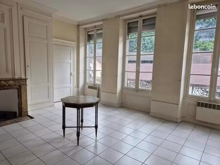 appartement 1 pièce 41 m²
