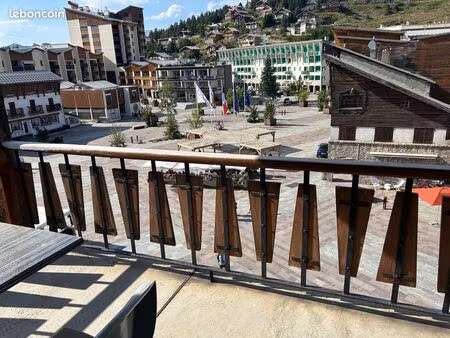 location grand appartement sur place centrale valberg
