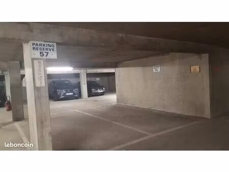 parking boulevard lascrosses dans résidence sécurisée