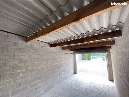 garage en centre-ville dans copropriété sécurisée