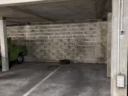 parking romans sur isere