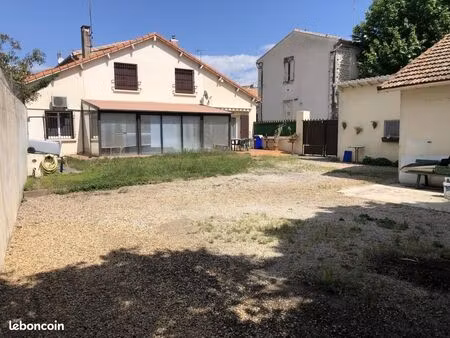 villa 4 pièces 112 m²