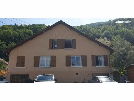 vend maison 3 chambres avec jardin  terrasse et sous-sol à lancey dans une impasse