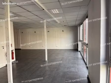 bureaux 163 m²
