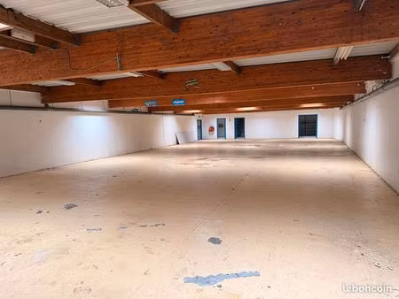 local commercial 500 m² lesneven