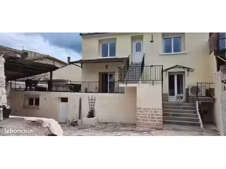 maison de village sur 3 niveaux