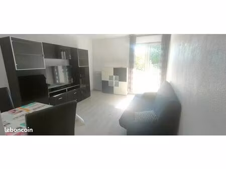 studio meublé m² terrasse parking piscine