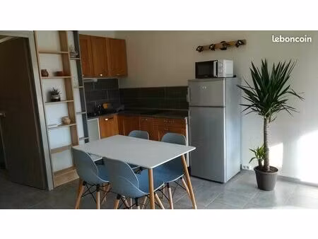 a louer à l'année  bel appartement avec balcon dans résidence de standing avec piscine  so
