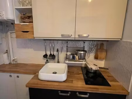 studio meublé paris 17 métro wagram – refait à neuf récemment - chauffage et eau compris
