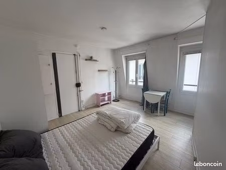 à louer - studio meublé - paris 11e - rue oberkampf