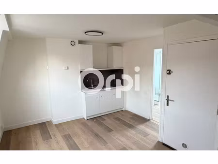 location appartement  37.75 m² t-2 à lille  746 €