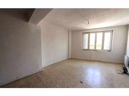 location appartement  m² t-3 à sisteron  580 €