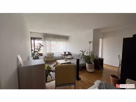 t1 meublé - jardin public/camille godard