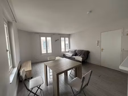 appartement t2 à louer en centre-ville de châtellerault