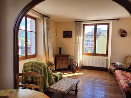 faverges. appartement 3 pieces avec cave et garage
