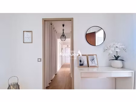 a vendre - appartement grasse 4 / 5 pièces de 92 m² - résidence sécurisée - cave et garage