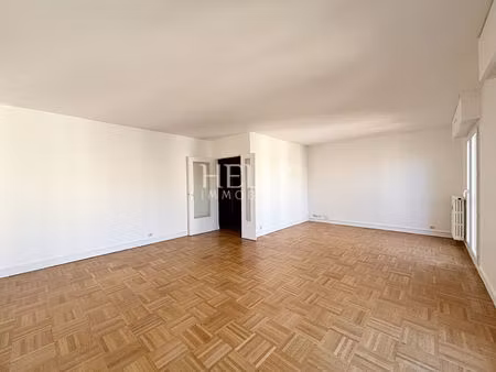 appartement avec ascenseur  balcon  gardien à saint germain en laye 5 piècessaint germain 