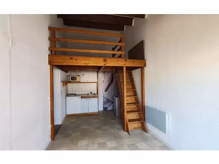 location appartement  m² t-2 à sète  600 €