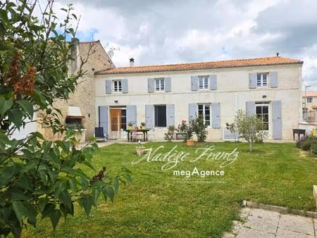maison charentaise rénovée – 3 chambres – garage – patio – aulnay