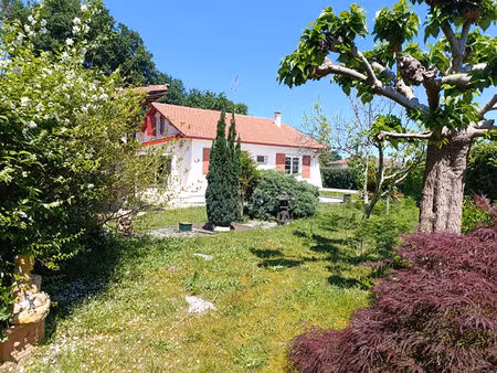 maison spacieuse à vendre à boucau avec fort potentiel