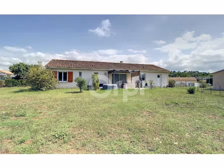 location maison  m² t-4 à marsac-sur-l'isle  920 €