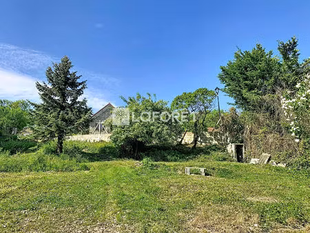 terrain de 1040 m2 avec vue dégagée