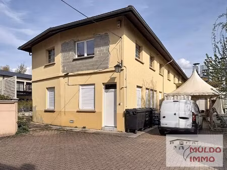 atelier / usine de 908 m² en plein centre ville d'oyonnax