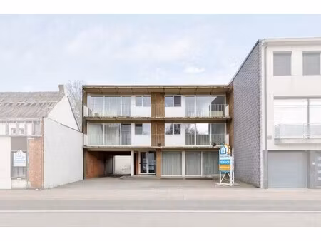 opbrengsteigendom met 5 entiteiten en garageboxen in aalst