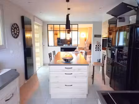 propriété de 300m² - 4 à 5 chambres - cosmes (53)