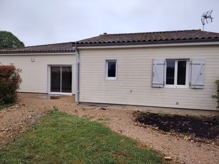 charmante maison de plai-pied de 100 m² située dans le secteur de lavoux à 15 minutes de p